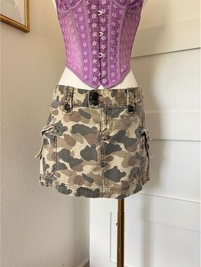 Vintage Lucky Brand Camo Mini Skirt Low Rise Y2K
